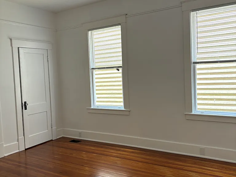 810 Barnard St — Photo 13