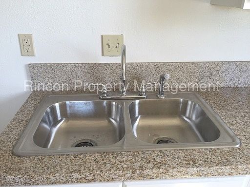 5th image of 274 W Mission Ave