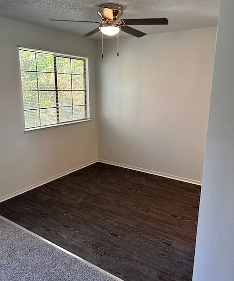 1-Bed / 1-Bath Dining Area.