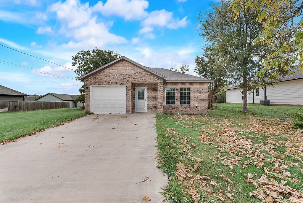 1711 Sayle St - Property Image
