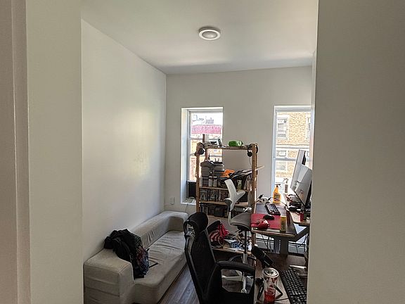 2nd image of 338 Hart St #3