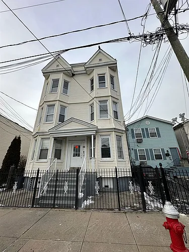 239 Halladay St Photo 1