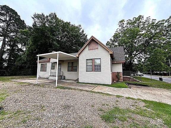 4th image of 338 Main St