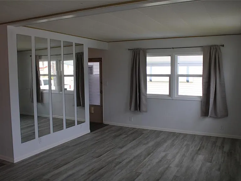 204 50th Avenue Dr W — Photo 10