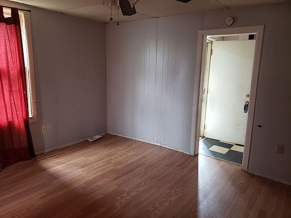 3rd image of 2893 E 9th Ave