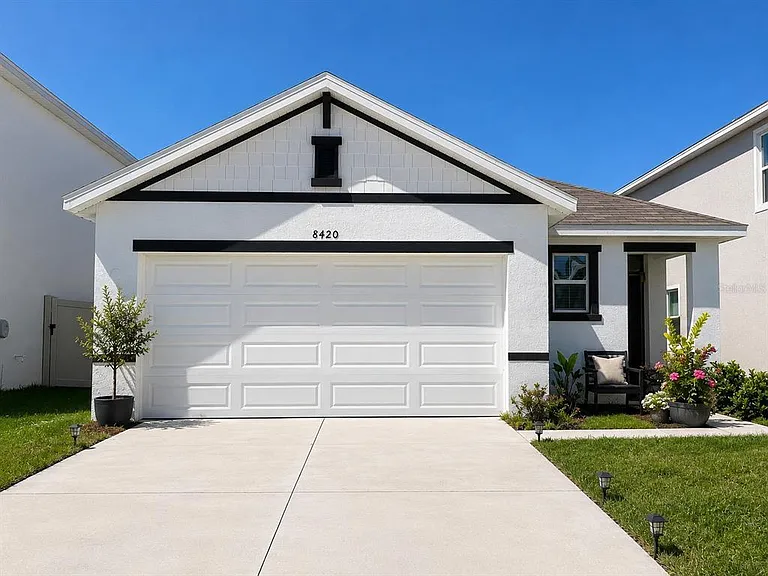 8420 Hardy Bay Loop — Photo 2