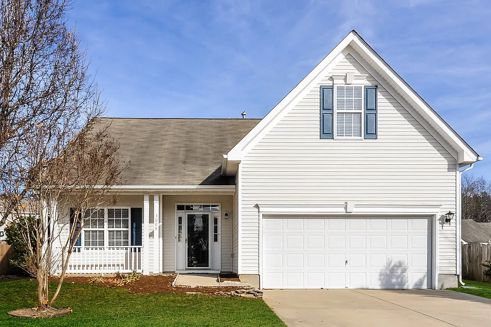 4 bed, 2.5 bath, 2150 sqft, $2,335 — Photo 1