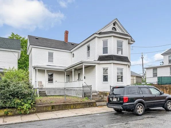 17 Morey St, Lowell, MA 01851