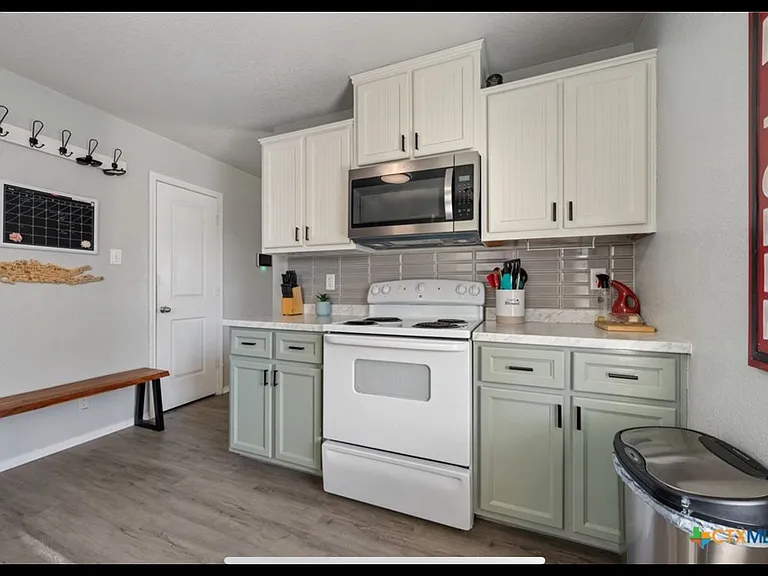 3810 Clementine Dr — Photo 10