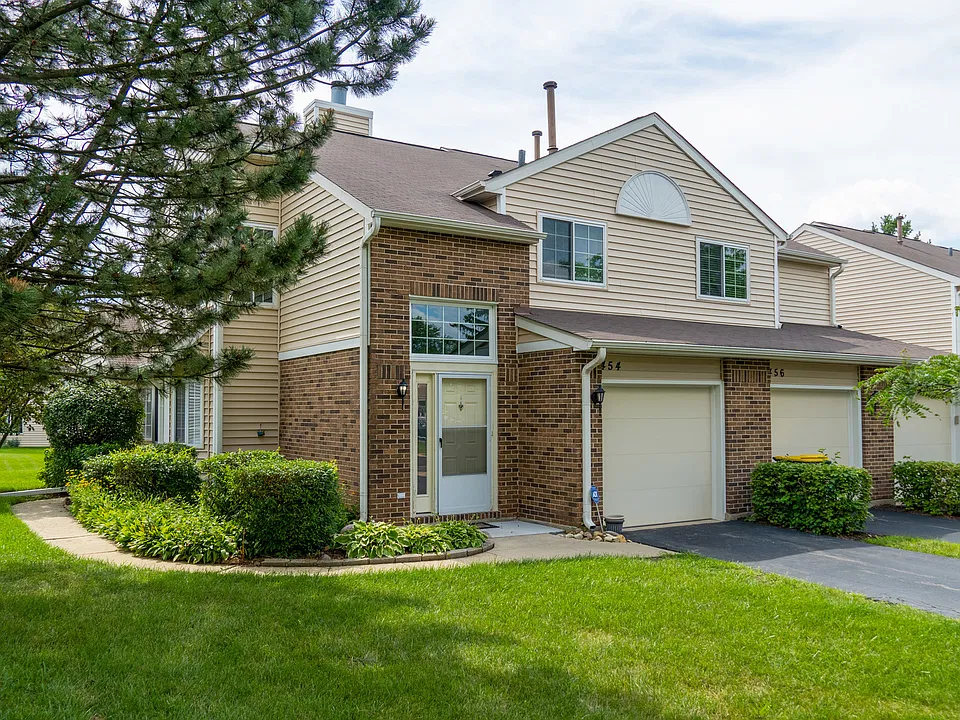 454 Canterbury Dr #11B-2