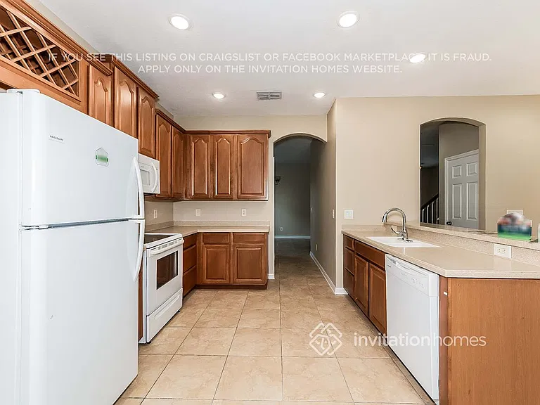 10229 36th Ct E — Photo 5