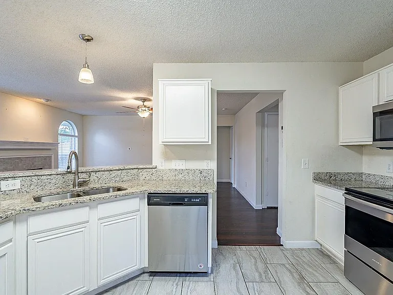 1408 Belaire Dr — Photo 34
