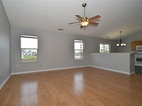 3rd image of 10210 Stillwell Dr