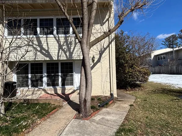 7800 Winona Ct, Annandale, VA 22003