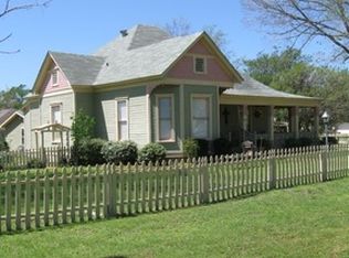 603 Elm St, Calvert, TX 77837