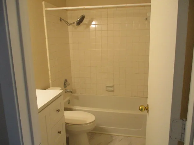 121 Oakwood Ln — Photo 8