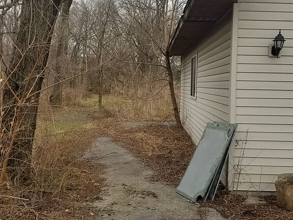 3rd image of 15240 S Kilbourn Ave