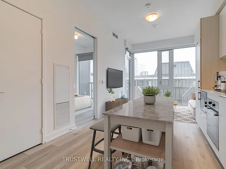 158 Front St E #1004 — Photo 2