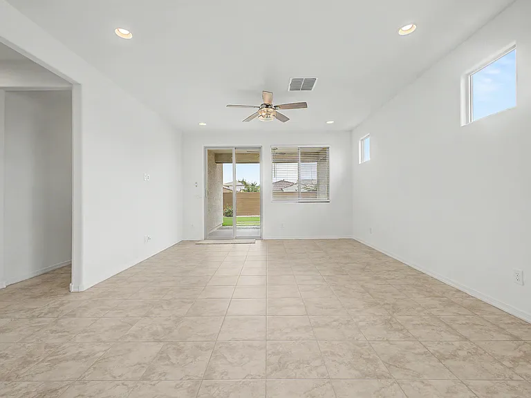 9004 W Georgia Ave — Photo 10