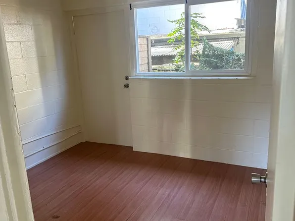 302 Ohai Pl, Wahiawa, HI 96786