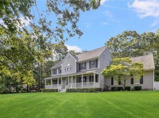 220 Holly Hills Ln, Saunderstown, RI 02874