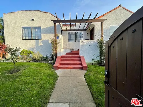 2102 S Harcourt Ave Photo 1