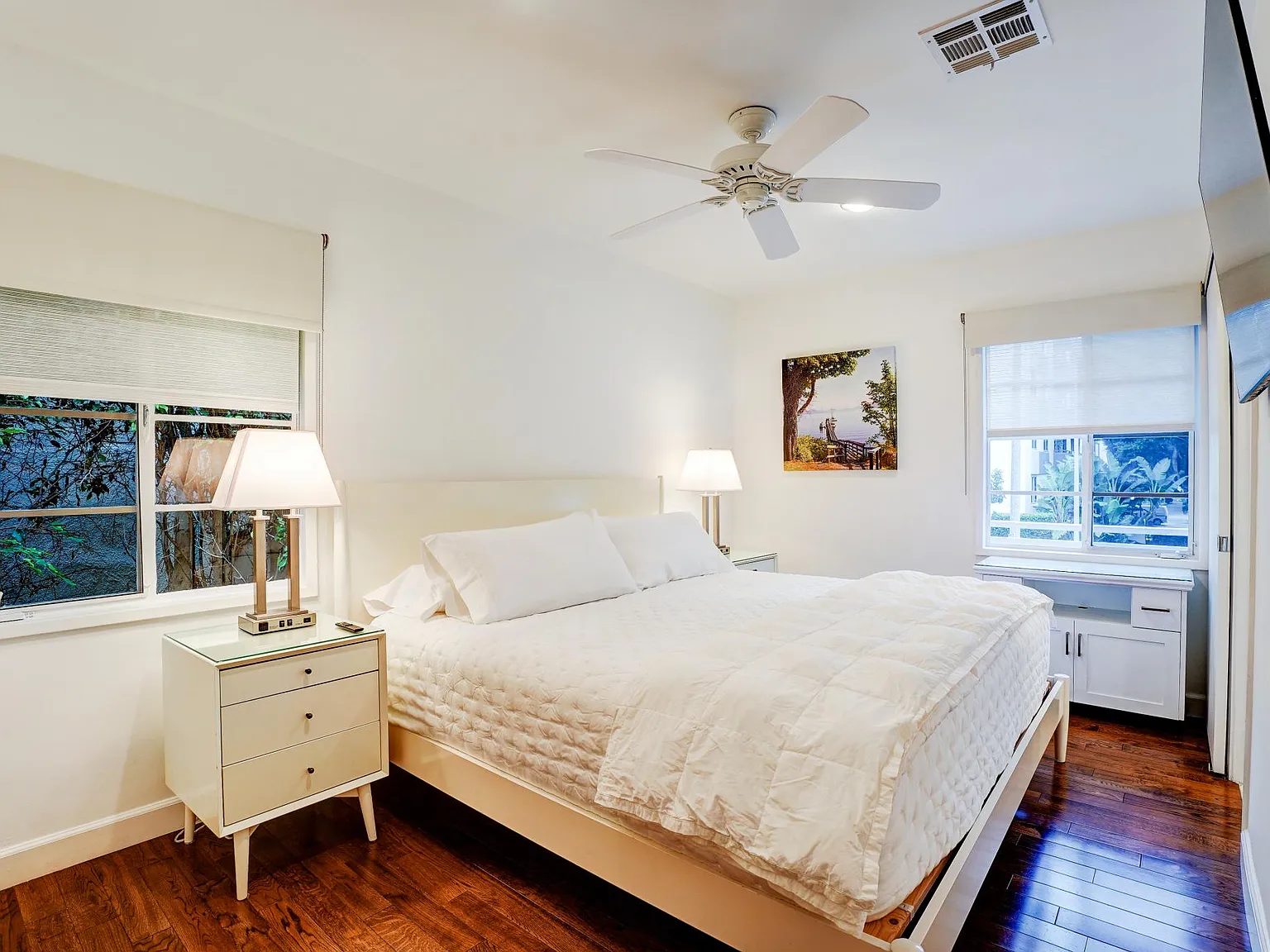 2 bed, 705 sqft, $7,850 — Photo 4