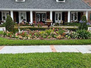3833 Edenborn Ave, Metairie, LA 70002