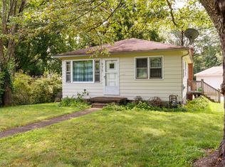 970 Janet Dr, Kent, OH 44240