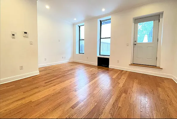 Rented by Silver Line Realty Group NY LLC | media 6