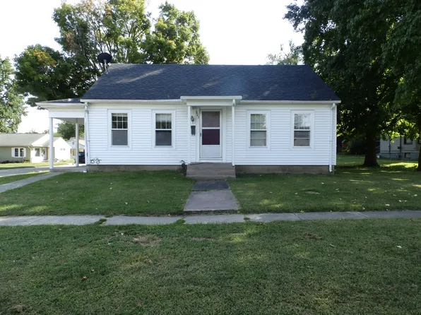 323 W Fayette St, Pittsfield, IL 62363