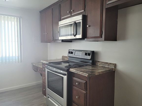 5th image of 623 S Grevillea Ave APT 9