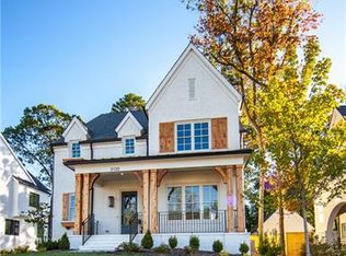 3130 Cramer Pond Dr, Charlotte, NC 28205