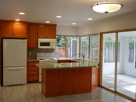 2nd image of 3199 Cheshire Dr