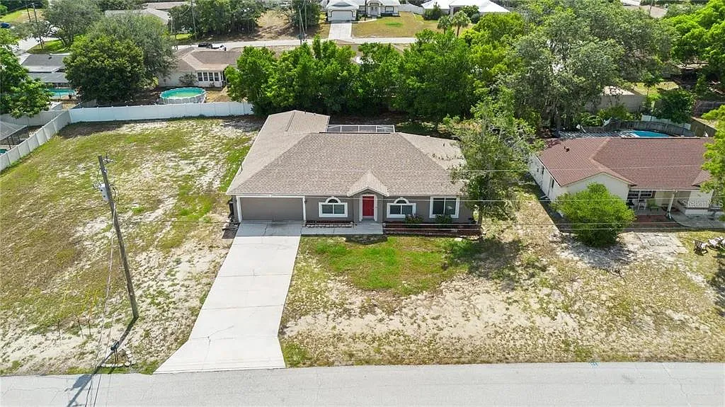 4 bed, 2.0 bath, 2238 sqft, $2,195 — Photo 3