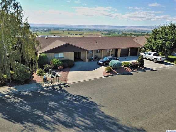 2nd image of 729 Skyline Dr