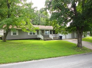221 W Sherman St, Neosho, MO 64850