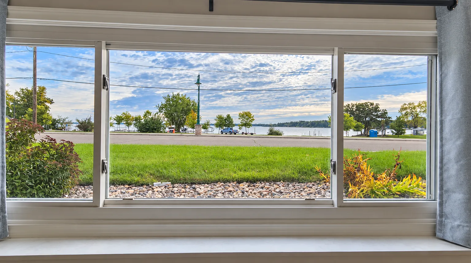 2 bed, 1.0 bath, 12000 sqft, $1,200 — Photo 1