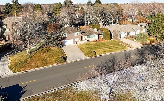 2nd image of 115 N Southmoor Dr
