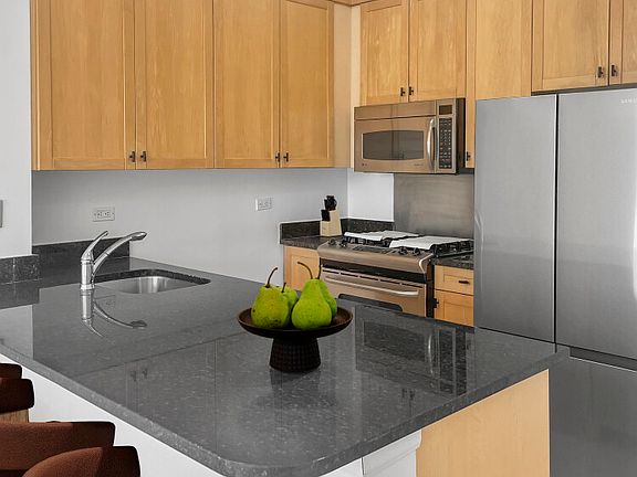 5th image of 301 Elizabeth St #408