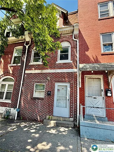 177 W Tilghman St Photo 1