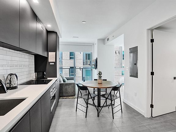 5th image of 227 NE 2nd St #2008