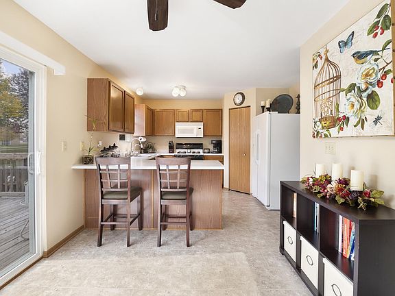 5th image of 5812 Emerald Pointe Dr