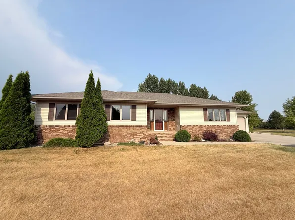 7505 66th St S, Horace, ND 58047