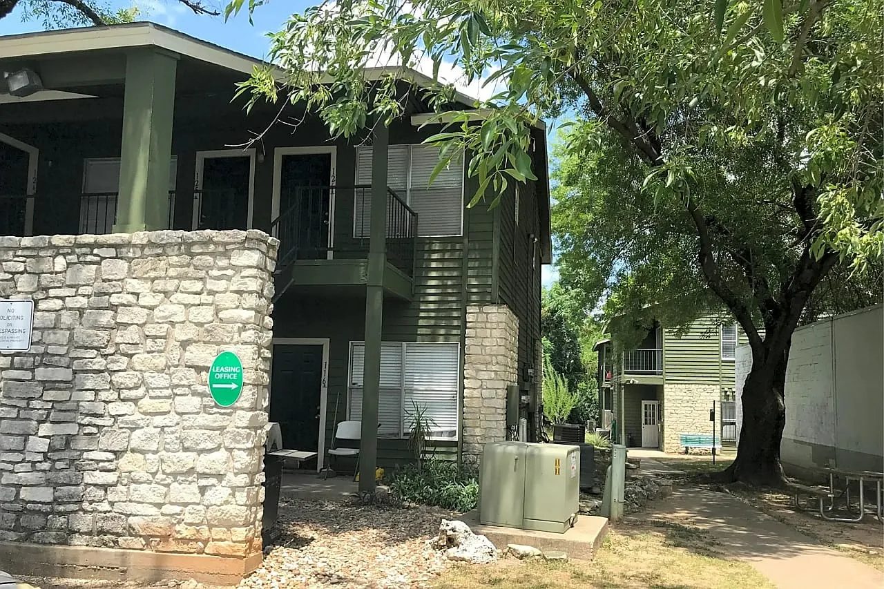 Fairfield Apartments — Photo 3