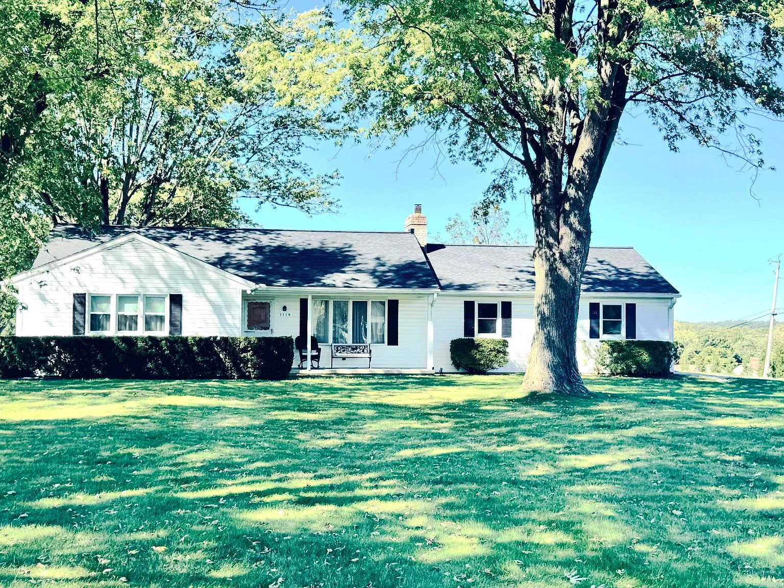 3 bed, 2.0 bath, 1240 sqft, $2,200 — Photo 1