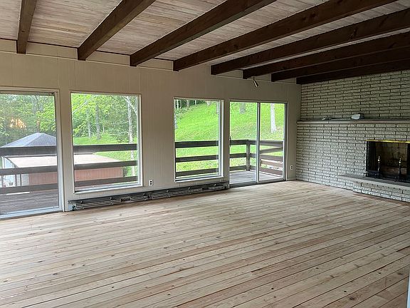 4th image of 5633 Happy Hollow Rd