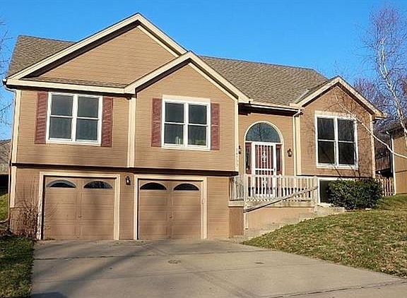 2nd image of 14700 Killarney Ln