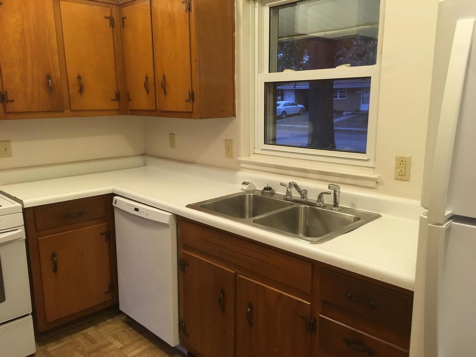 1st image of 5050 Chestnut Dr