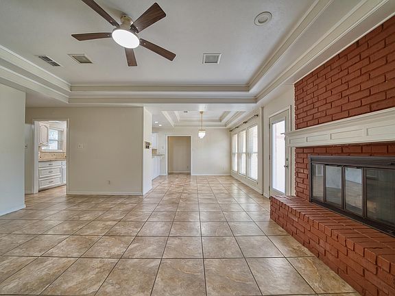 4th image of 1218 Daffodil Ln